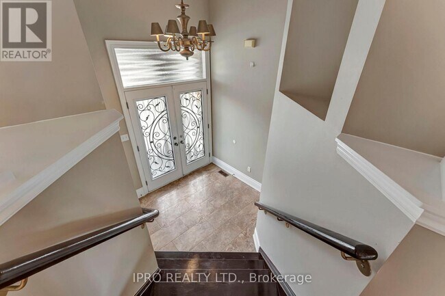 5448 Churchill Meadows Blvd in Mississauga, ON - Building Photo - Building Photo