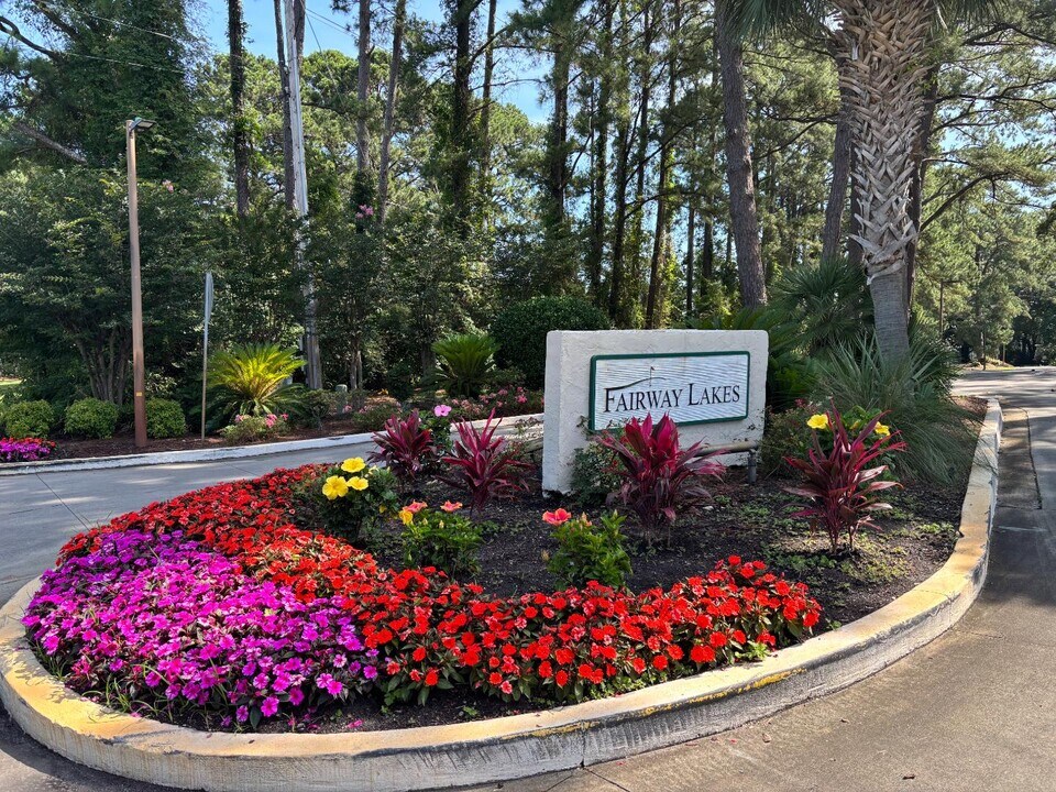 4034 Fairway Lakes Dr in Myrtle Beach, SC - Building Photo