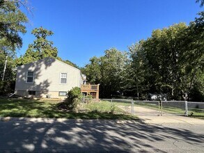 6321 W 57th Terrace in Mission, KS - Building Photo - Building Photo