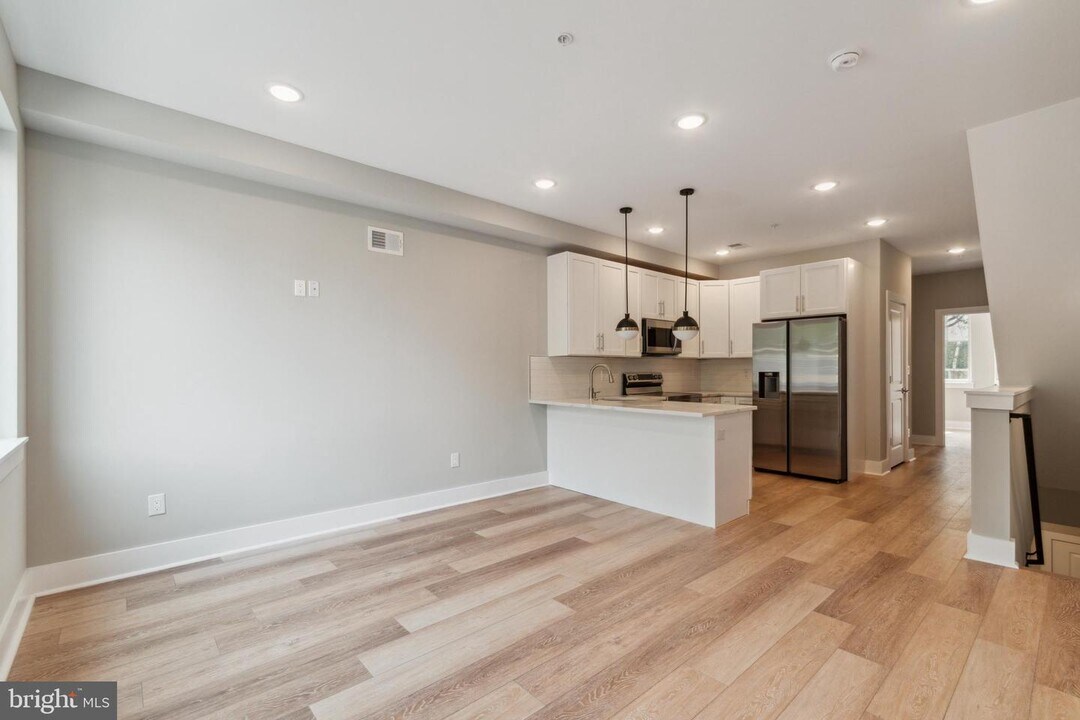 2436 N Hancock St Photo