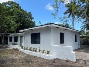 14001 NW 10th Ave in Miami, FL - Building Photo - Building Photo