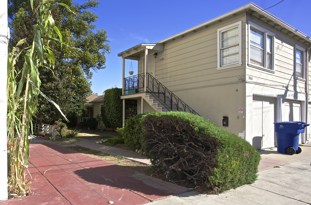 360 Lafayette Ave in San Leandro, CA - Foto de edificio