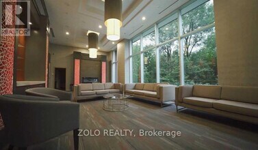 8763 Bayview Ave in Richmond Hill, ON - Building Photo - Building Photo