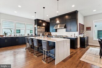 6814 Silver Linden St in Bethesda, MD - Building Photo - Building Photo
