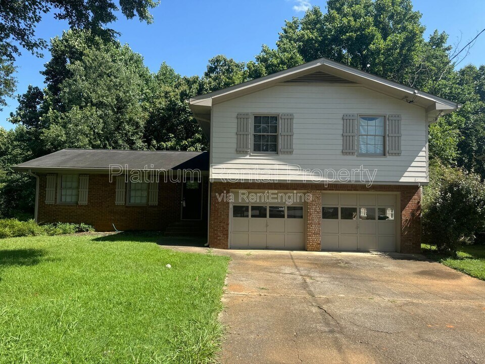 6778 Vic-Ar Rd in Atlanta, GA - Building Photo