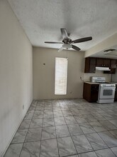 1405 E Vegas Valley Dr in Las Vegas, NV - Building Photo - Building Photo