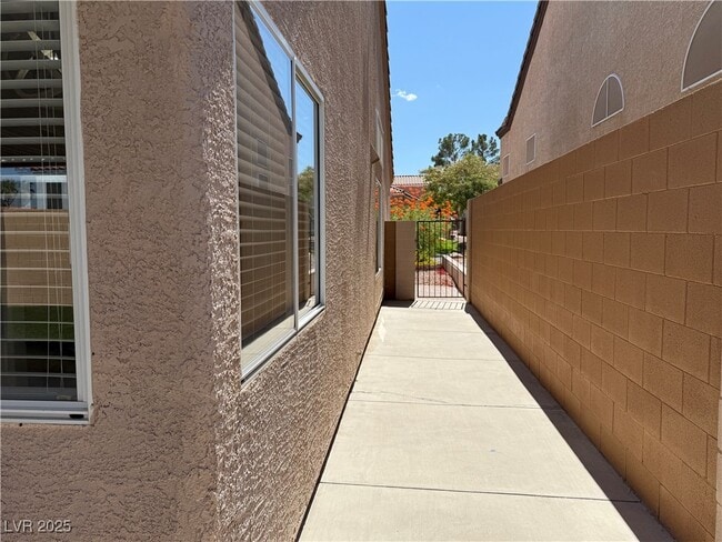 property at 1044 Thornfield Ln