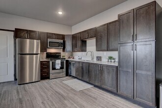 5614 W 32nd St, Unit 5614-5 in Joplin, MO - Building Photo - Building Photo