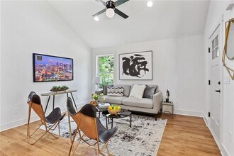 496 Glenwood Plz SE, Unit A in Atlanta, GA - Building Photo - Building Photo