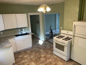 65 Hancock St, Unit 1 in Somerville, MA - Foto de edificio - Building Photo