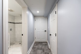 4426 N Bernard St, Unit 1 in Chicago, IL - Building Photo - Building Photo