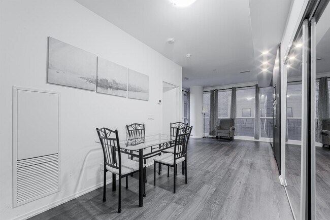 70-470 Temperance St in Toronto, ON - Building Photo - Building Photo