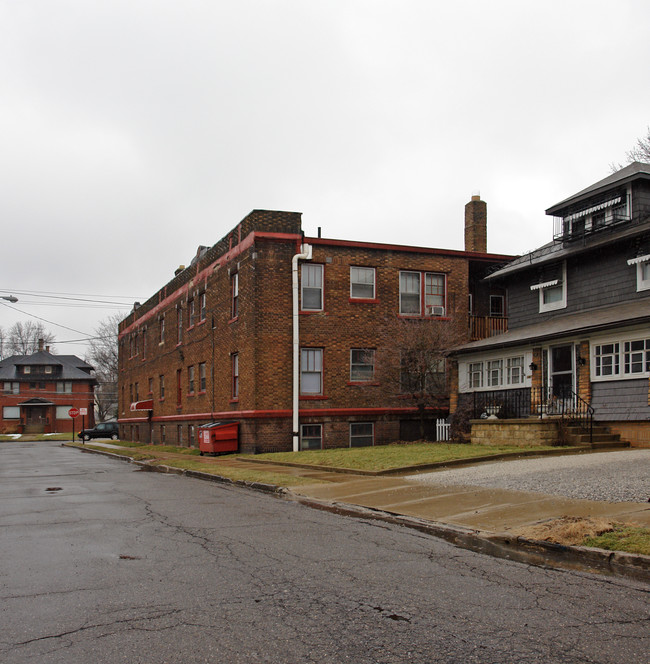 173 N Portage Path in Akron, OH - Building Photo - Building Photo