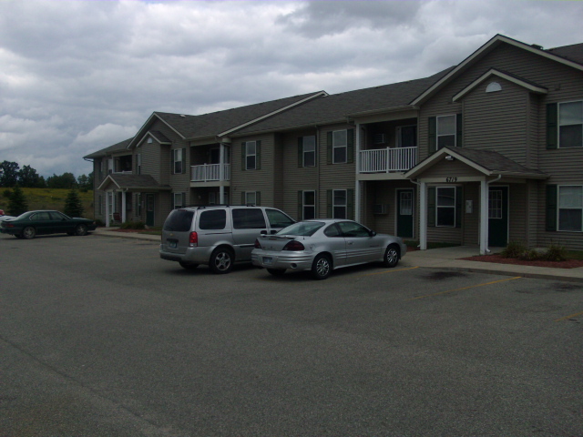 Marsh Ridge Apartments in Muir, MI - Foto de edificio