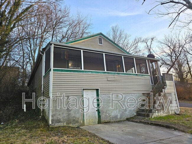 2400 Center Ave SE in Knoxville, TN - Building Photo - Building Photo