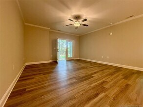 188 Gallery Dr in Spring Lake, NC - Foto de edificio - Building Photo