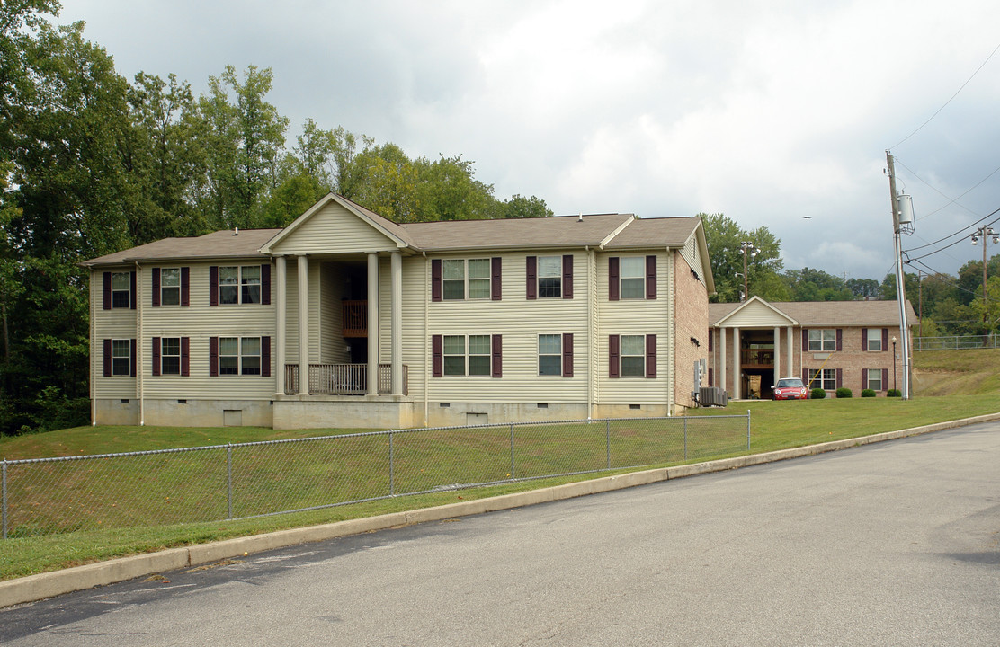 Trace Ridge Apartments in Charleston, WV - Building Photo