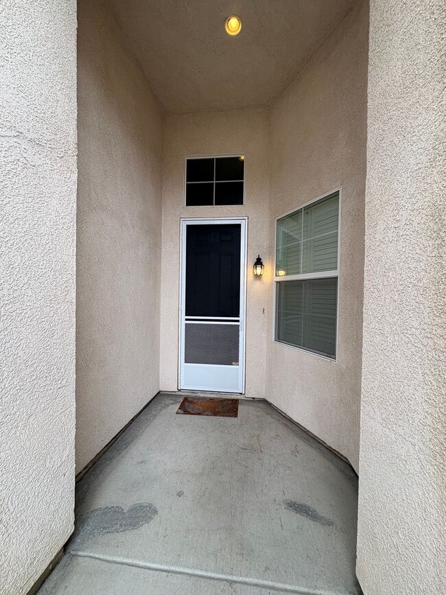 144 E Reese Ave in Visalia, CA - Building Photo - Building Photo