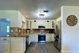 2809 SW 46th St in Fort Lauderdale, FL - Building Photo - Building Photo