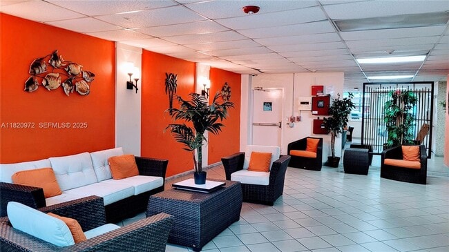 524 Washington Ave in Miami Beach, FL - Building Photo - Building Photo