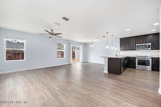 4118 Spring Park Cir in Jacksonville, FL - Building Photo - Building Photo