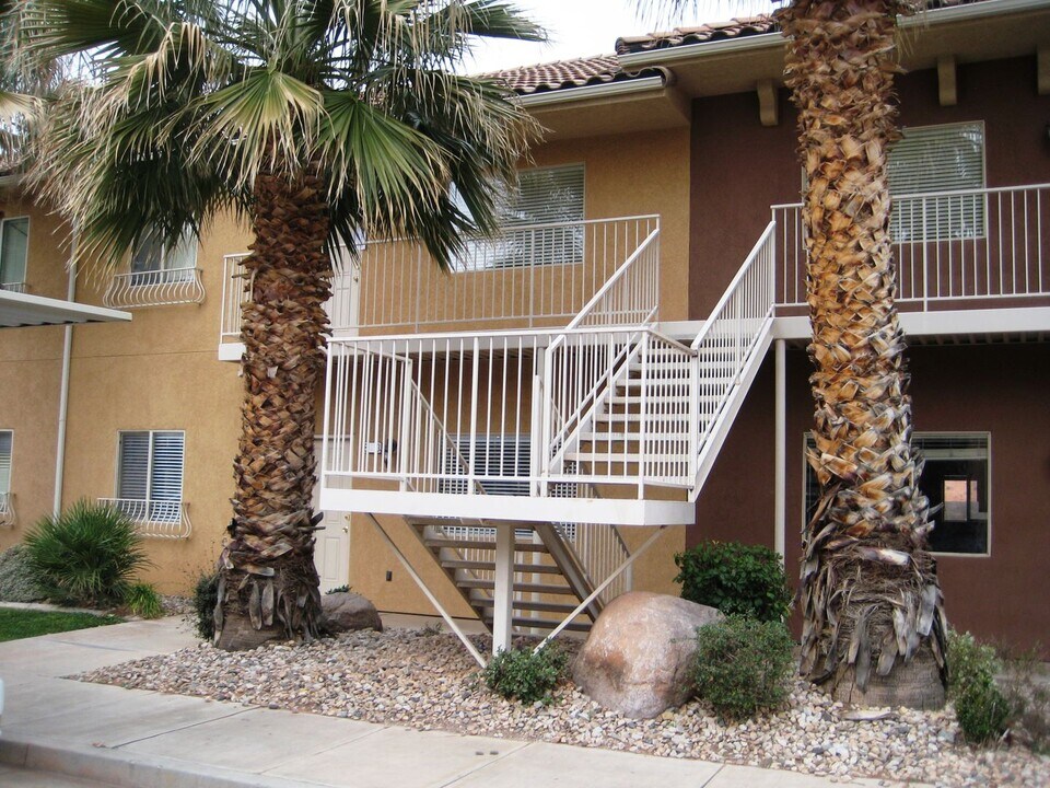 700 N Main St in Washington, UT - Building Photo