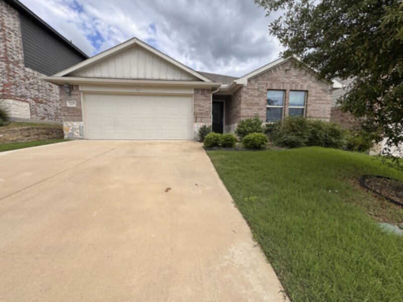 2417 Lalun Lane in Forney, TX - Building Photo