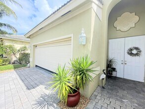 7060 NW Turtle Walk in Boca Raton, FL - Building Photo - Building Photo