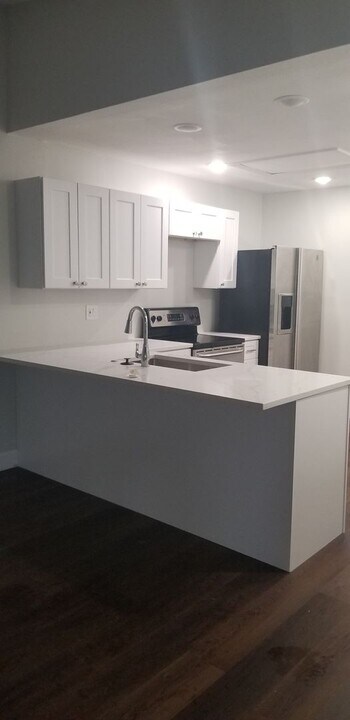 15524 Crystal Lake Dr in North Fort Myers, FL - Building Photo