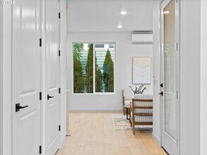 1610-1612 SE Morrison St in Portland, OR - Building Photo - Building Photo