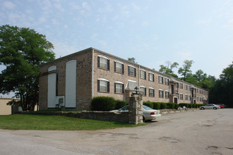 Evergreen Point Condominiums in Louisville, KY - Building Photo - Building Photo