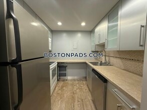 50 Broadlawn Park, Unit 410 in Boston College, MA - Foto de edificio - Building Photo