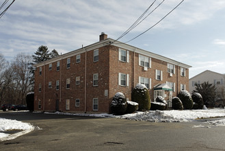 Brookside Apartments in Woburn, MA - Foto de edificio - Building Photo