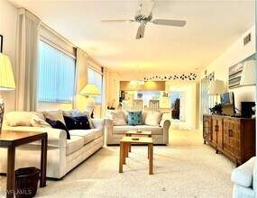 15191 Cedarwood Ln in Naples, FL - Foto de edificio - Building Photo