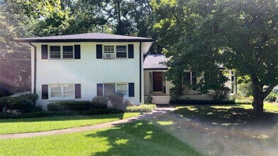 416 Barbashela Dr in Stone Mountain, GA - Building Photo - Building Photo