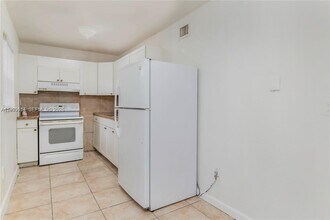 1123 NW 27th Ave in Fort Lauderdale, FL - Building Photo - Building Photo