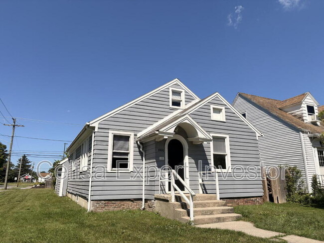 property at 3926 Avondale Dr