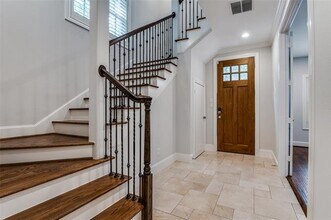 2110 Helsminster Dr in Dallas, TX - Building Photo - Building Photo