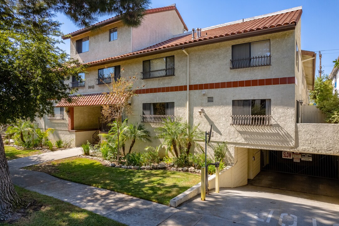 1043 Thompson Ave in Glendale, CA - Building Photo