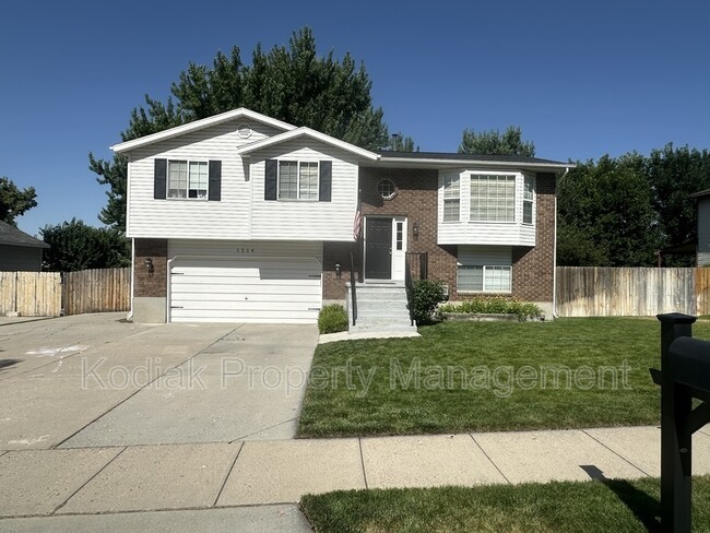 property at 1214 Cannon Dr