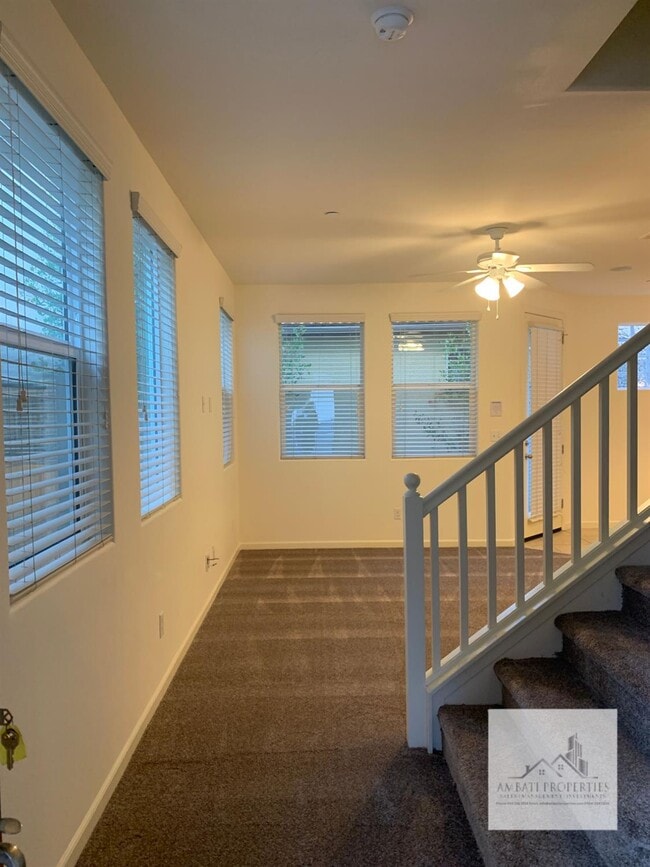 3663 Etchings Way in Clovis, CA - Foto de edificio - Building Photo