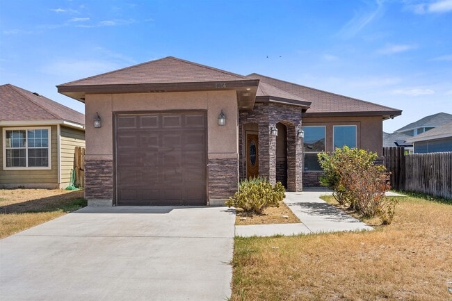 1014 Tesoro Pass in Del Rio, TX - Building Photo - Building Photo