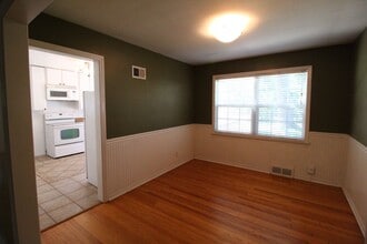5624 Beverly Ln in Mission, KS - Building Photo - Building Photo