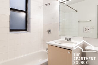 923 W Dickens Ave, Unit 202 in Chicago, IL - Building Photo - Building Photo