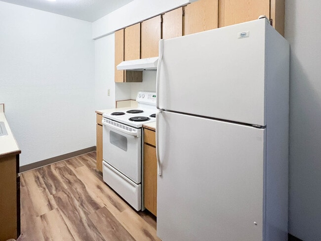 3051 Lois Dr in Anchorage, AK - Building Photo - Building Photo