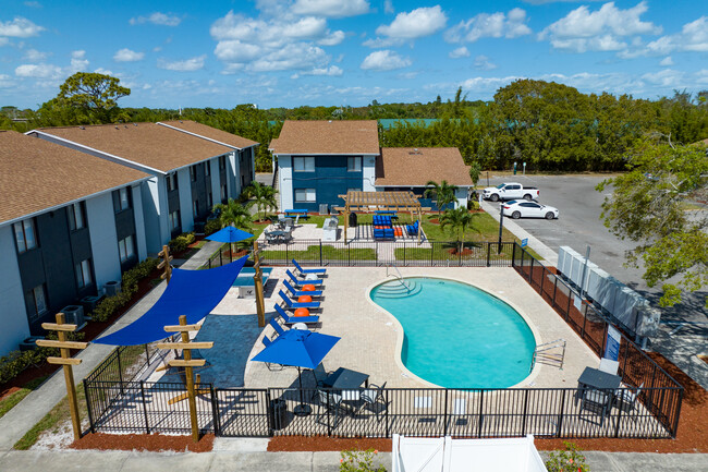 Topaz Village in Melbourne, FL - Building Photo - Building Photo