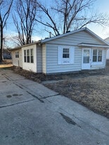 3804 W Vinton Ave, Unit 6-203 in Peoria, IL - Building Photo