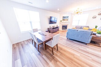 6786 Sable Point Dr in Brownsburg, IN - Foto de edificio - Building Photo