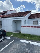 1901 San Remo Cir in Homestead, FL - Building Photo