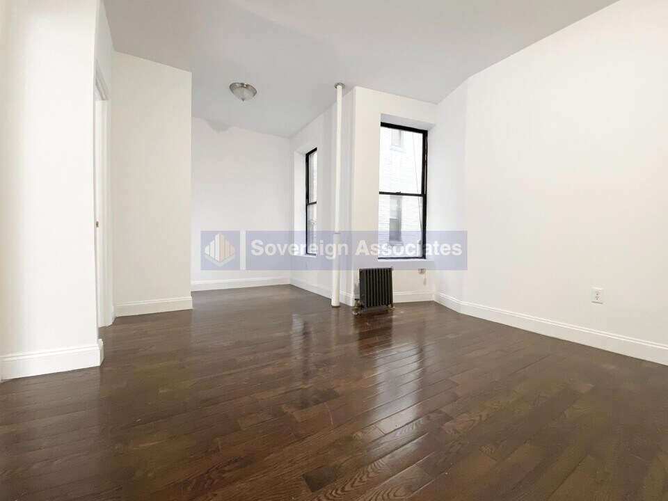 529 W 151st St in New York, NY - Building Photo